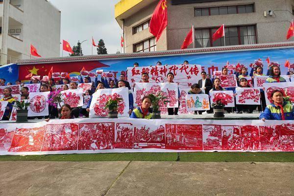 黎姿为瘫痪弟弟庆祝生日,时隔5年晒弟弟站立照,引无数网友泪奔